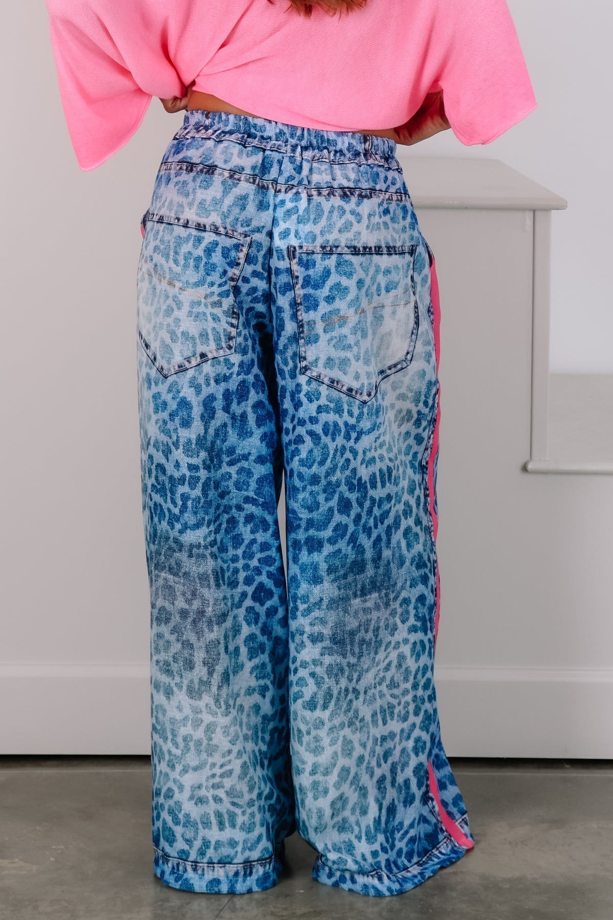🎉🎉2026 Hot Sale - Womens Round Neck Solid Color Top+ Leopard Print Pants Casual Set